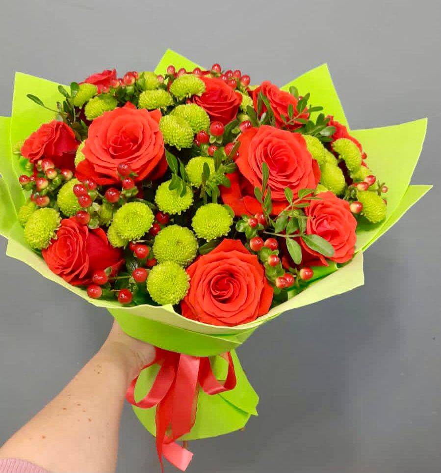 Букет цветов из: Хризантемы и Розы в Псыже