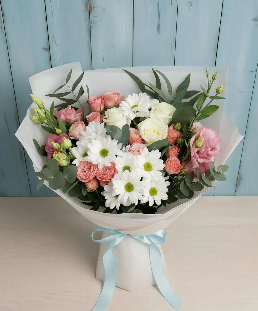 Букет цветов из: Розы, Лизиантусы и Хризантемы в Псыже