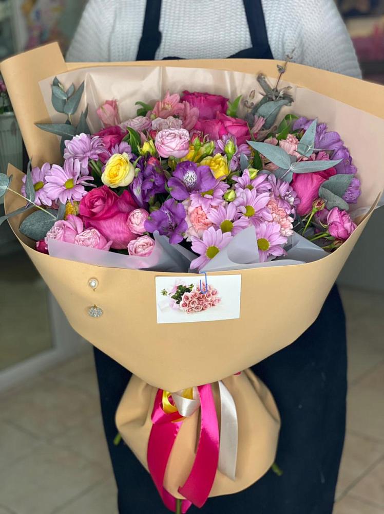 Букет цветов из: Хризантемы, Гвоздики и Альстромерии в Псыже