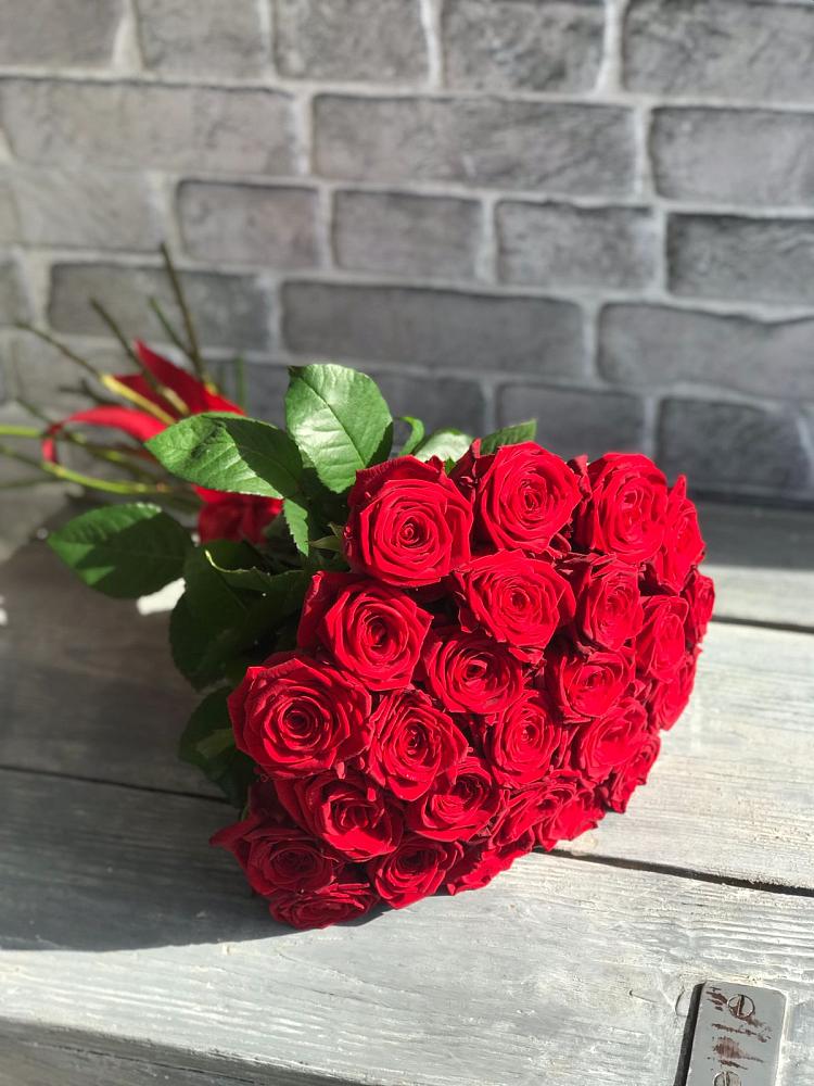 Букет Красные розы Фридом в Псыже