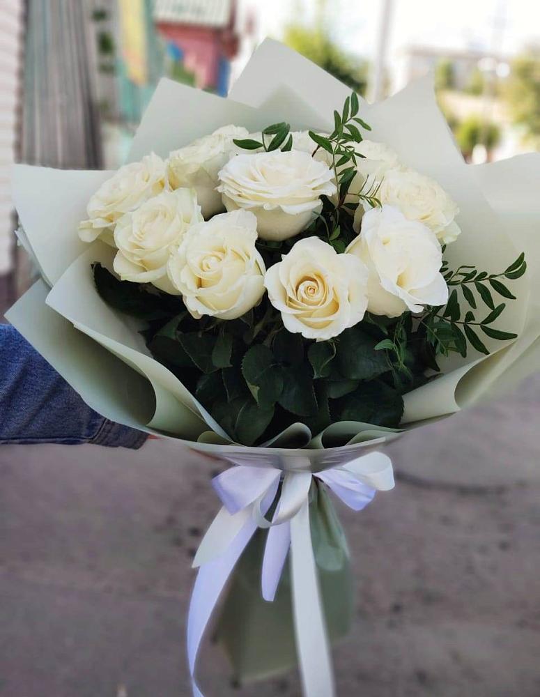 Букет Белые розы Проуд в Псыже
