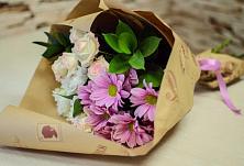 Букет цветов из:  Розы и Хризантемы #REPLACE_PRED# Псыже