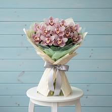 Букет цветов из:  Орхидеи и Розы в Псыже