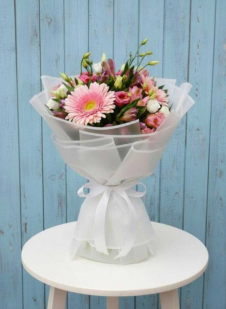 Букет цветов из: Герберы, Альстромерии и Лизиантусы в Псыже