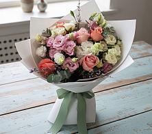 Букет цветов из:  Розы, Лизиантусы и Гвоздики в Псыже