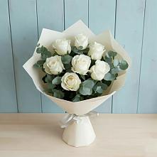 Букет Белые розы в Эвкалипте в Псыже