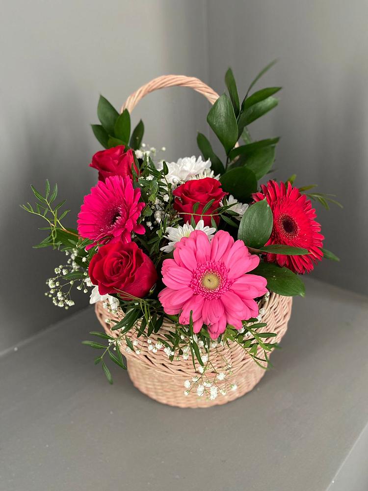 Цветочная композиция из Розы, Хризантемы и Герберы в корзине в Псыже