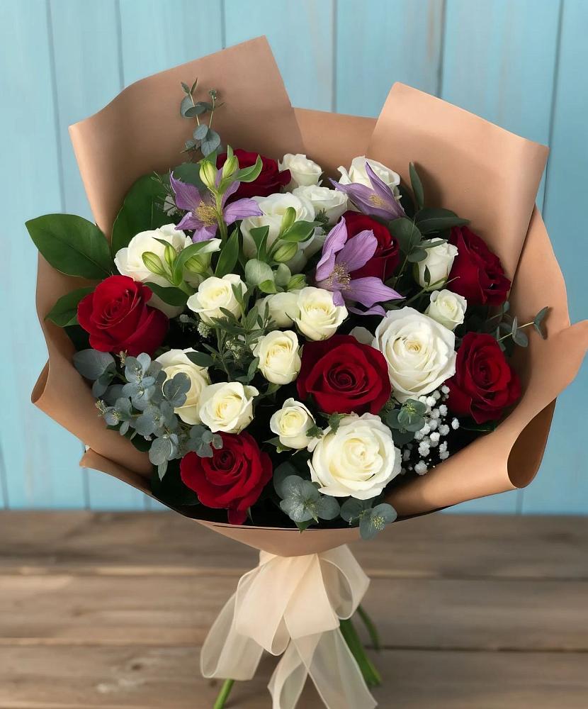 Букет цветов из: Розы и Альстромерии в Псыже