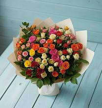 Букет Микс из разноцветных кустовых роз в Псыже