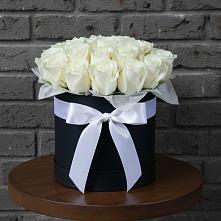 Цветочная композиция из Розы в шляпной коробке в Псыже